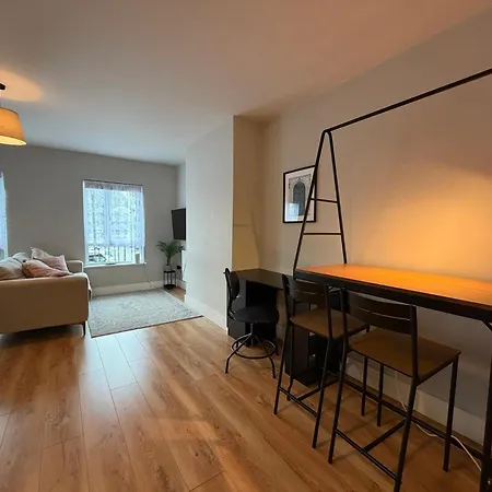 Modern With Fast Wifi And Kitchen شقة