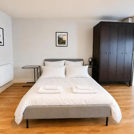 Modern With Fast Wifi And Kitchen شقة ليكسْليب