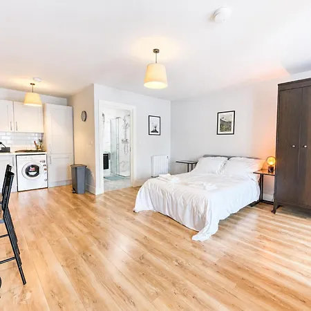 Modern With Fast Wifi And Kitchen *