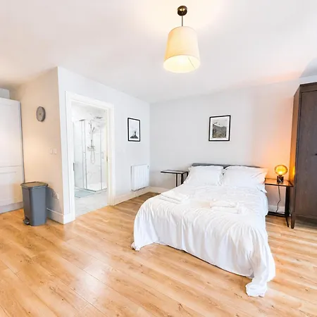 شقة Modern With Fast Wifi And Kitchen